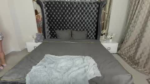 Snapshot of sofii_darling chatting on October 9, 5:17 pm sofii_darling online show from October 9, 5:17 pm