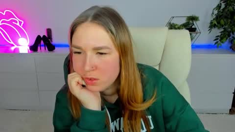 sofii_darling online show from February 19, 5:56 pm