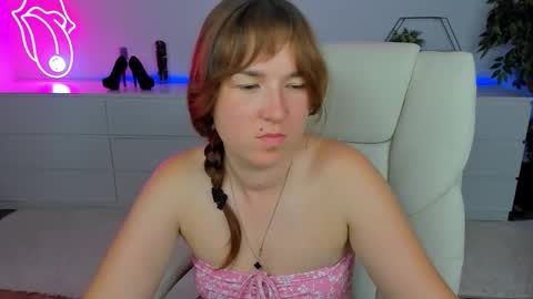 Snapshot of sofii_darling chatting on September 9, 5:35 pm sofii_darling online show from September 9, 5:35 pm