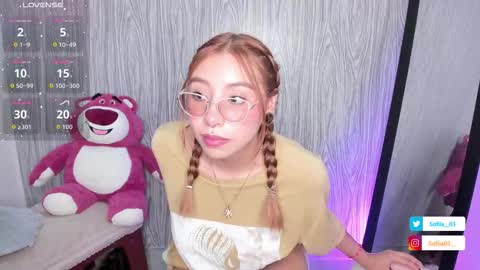 Snapshot of sofiii_03 chatting on October 23, 11:44 pm SOFIA online show from October 23, 11:44 pm