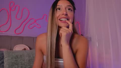 Snapshot of sofly_s chatting on October 23, 1:50 pm Sofi online show from October 23, 1:50 pm