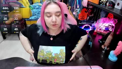 Snapshot of softie_sofy chatting on October 26, 3:57 am Sofie online show from October 26, 3:57 am