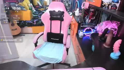 Snapshot of softie_sofy chatting on September 26, 4:10 am Sofie online show from September 26, 4:10 am