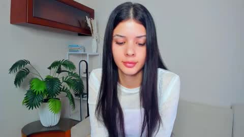 Snapshot of softlyy_bold chatting on October 14, 7:00 am Alice online show from October 14, 7:00 am