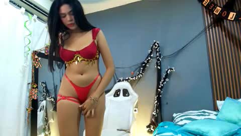 Snapshot of sofy_west chatting on October 29, 3:33 am sofy west online show from October 29, 3:33 am