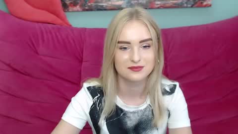 Snapshot of sofysoft chatting on September 19, 4:55 am Sofie online show from September 19, 4:55 am