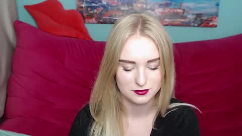 Snapshot of sofysoft chatting on October 18, 6:16 am Sofie online show from October 18, 6:16 am