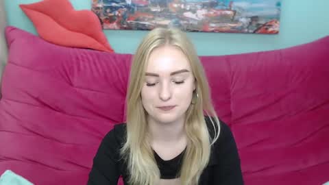 Snapshot of sofysoft chatting on September 27, 5:03 am Sofie online show from September 27, 5:03 am