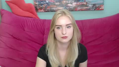 Snapshot of sofysoft chatting on September 23, 4:54 am Sofie online show from September 23, 4:54 am