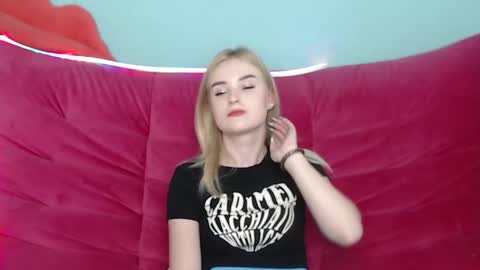 Snapshot of sofysoft chatting on November 2, 5:55 am Sofie online show from November 2, 5:55 am