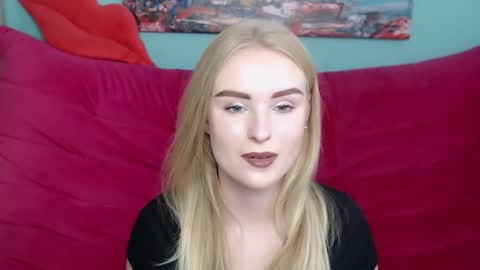 Snapshot of sofysoft chatting on October 19, 6:26 am Sofie online show from October 19, 6:26 am