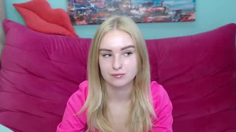 Snapshot of sofysoft chatting on September 25, 4:44 am Sofie online show from September 25, 4:44 am