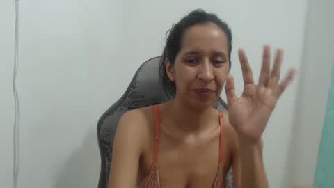 Sol lucia online show from December 4, 12:35 am