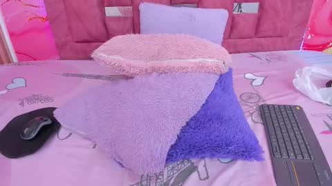 Snapshot of sol_stephanny chatting on October 15, 6:43 pm Sol online show from October 15, 6:43 pm