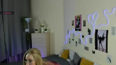 Mira online show from July 9, 9:28 pm