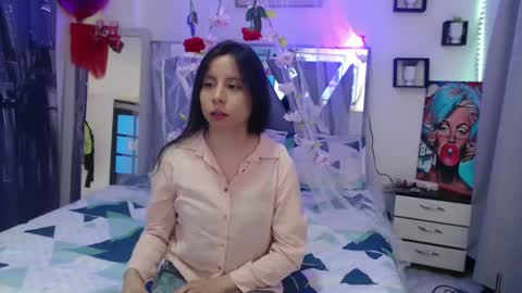 Snapshot of solangel00 chatting on October 27, 2:34 pm Sol Angel online show from October 27, 2:34 pm