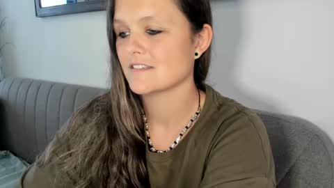 Snapshot of someonesday chatting on October 21, 7:01 am SomeonesDay online show from October 21, 7:01 am