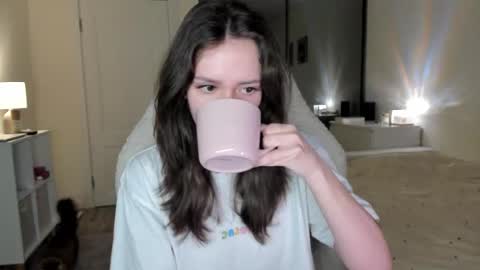 Snapshot of sonia_moon_ chatting on October 28, 3:01 am sonia_moon_ online show from October 28, 3:01 am