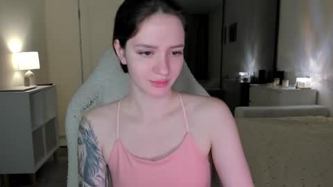 Snapshot of sonia_moon_ chatting on October 18, 2:47 am sonia_moon_ online show from October 18, 2:47 am