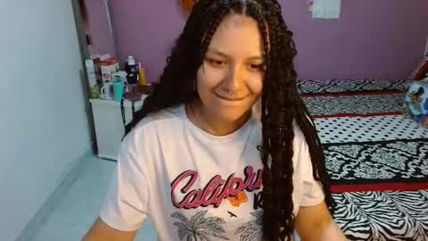 Snapshot of sonialatin69 chatting on December 30, 1:25 pm sonialatin69 online show from December 30, 1:25 pm