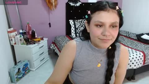 Snapshot of sonialatin69 chatting on January 16, 3:35 pm sonialatin69 online show from January 16, 3:35 pm