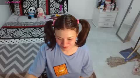 Snapshot of sonialatin69 chatting on October 6, 12:44 pm sonialatin69 online show from October 6, 12:44 pm