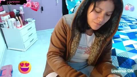 Snapshot of sonialatin69 chatting on February 15, 12:11 pm sonialatin69 online show from February 15, 12:11 pm