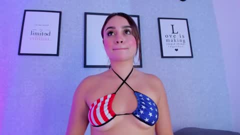 Snapshot of soph1a_ chatting on September 16, 8:17 pm Sophia online show from September 16, 8:17 pm