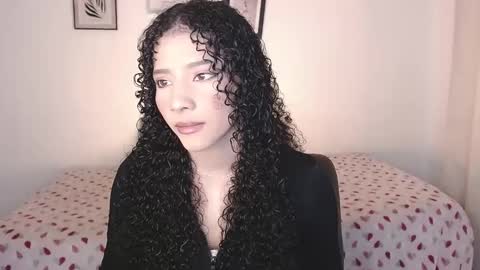 Snapshot of sophi_baby chatting on October 10, 2:38 am Sophi baby online show from October 10, 2:38 am