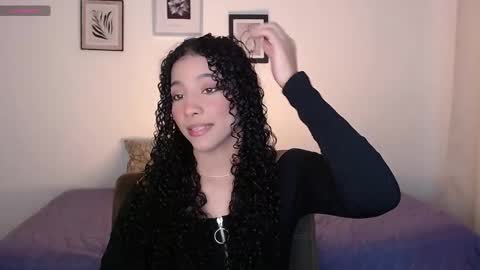 Snapshot of sophi_baby chatting on October 13, 3:42 am Sophi baby online show from October 13, 3:42 am