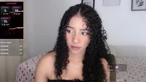 Snapshot of sophi_baby chatting on October 28, 5:46 am Sophi baby online show from October 28, 5:46 am