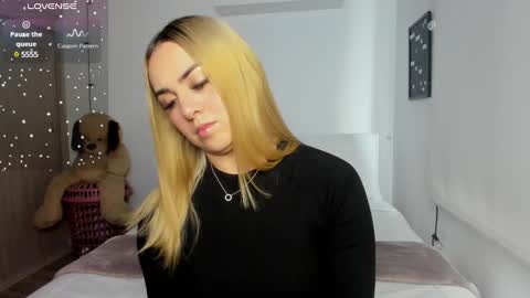 Snapshot of sophi_moreno chatting on March 10, 10:02 pm Sofi online show from March 10, 10:02 pm