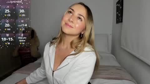 Snapshot of sophi_moreno chatting on September 13, 2:08 am Sofi online show from September 13, 2:08 am
