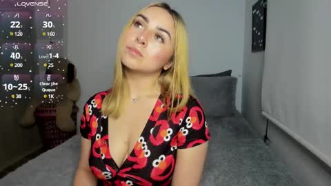 Snapshot of sophi_moreno chatting on February 25, 4:14 am Sofi online show from February 25, 4:14 am