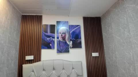 Snapshot of sophi_thaylorr chatting on October 8, 1:26 pm Sophi Thaylorr online show from October 8, 1:26 pm