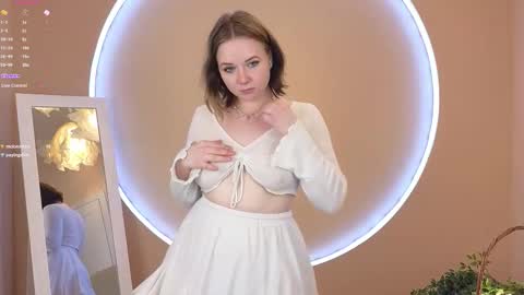 Sophie online show from October 7, 3:38 pm