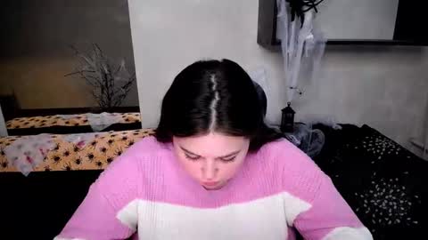 Snapshot of sophia__olsen chatting on October 31, 9:02 am sophia__olsen online show from October 31, 9:02 am