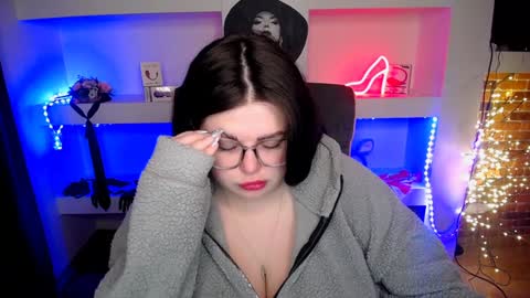 sophia__olsen online show from January 14, 6:34 am