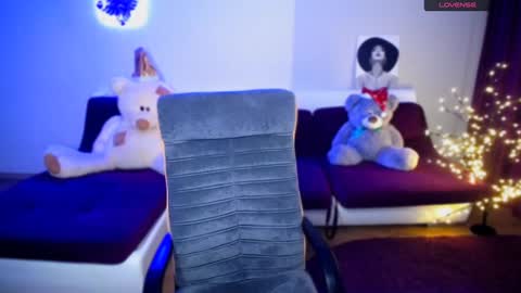 sophia__olsen online show from December 24, 6:55 am