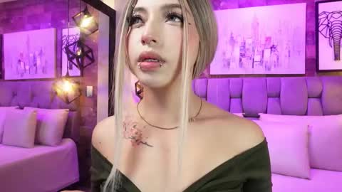 Snapshot of sophia_bellucci chatting on October 13, 12:30 pm Sophia online show from October 13, 12:30 pm