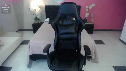 Snapshot of sophia_brunette21 chatting on October 13, 11:35 am sophia_brunette21 online show from October 13, 11:35 am