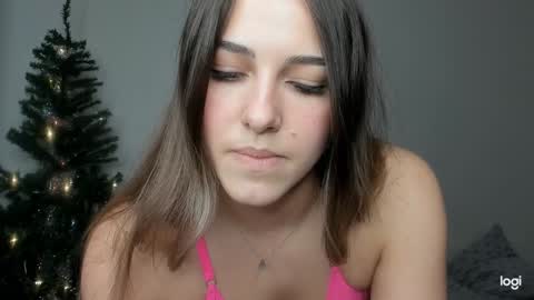 Snapshot of sophia_euphoria chatting on December 23, 8:11 am Sophia online show from December 23, 8:11 am