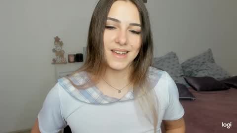 Snapshot of sophia_euphoria chatting on December 17, 6:45 am Sophia online show from December 17, 6:45 am