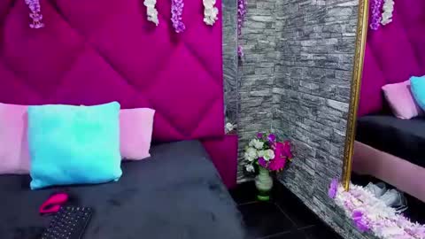 Snapshot of sophia_greey chatting on October 20, 5:49 pm sophia_greey online show from October 20, 5:49 pm