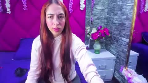 Snapshot of sophia_greey chatting on October 16, 5:48 pm sophia_greey online show from October 16, 5:48 pm