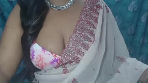 Snapshot of sophia_indian chatting on January 23, 5:35 am Sophia Tamil online show from January 23, 5:35 am