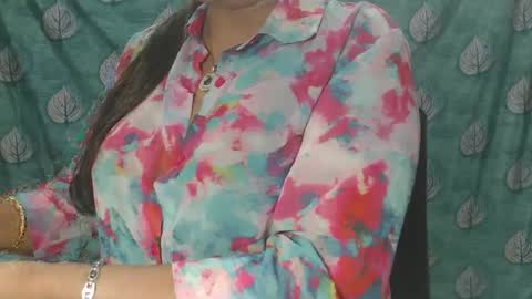 Snapshot of sophia_indian chatting on February 1, 5:28 am Sophia Tamil online show from February 1, 5:28 am