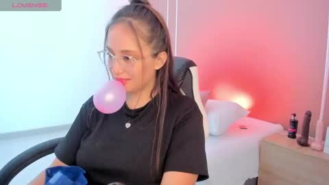 Snapshot of sophia_martinezz chatting on October 30, 8:10 pm S O P H I A online show from October 30, 8:10 pm