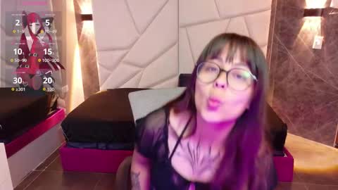 Snapshot of sophiaa_7 chatting on October 4, 11:38 am Sophi online show from October 4, 11:38 am