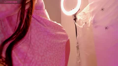 Snapshot of sophiaa_sensual chatting on October 21, 1:53 am Sophia online show from October 21, 1:53 am